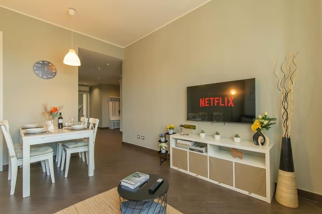 Exclusive & Strategic 2-bedroom Apartment, 50m From M4 Appartement