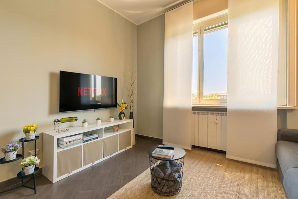 Exclusive & Strategic 2-bedroom Apartment, 50m From M4 Appartement