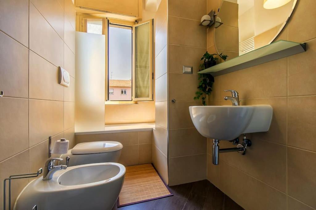 Exclusive & Strategic 2-bedroom Apartment, 50m From M4 Appartement Milan